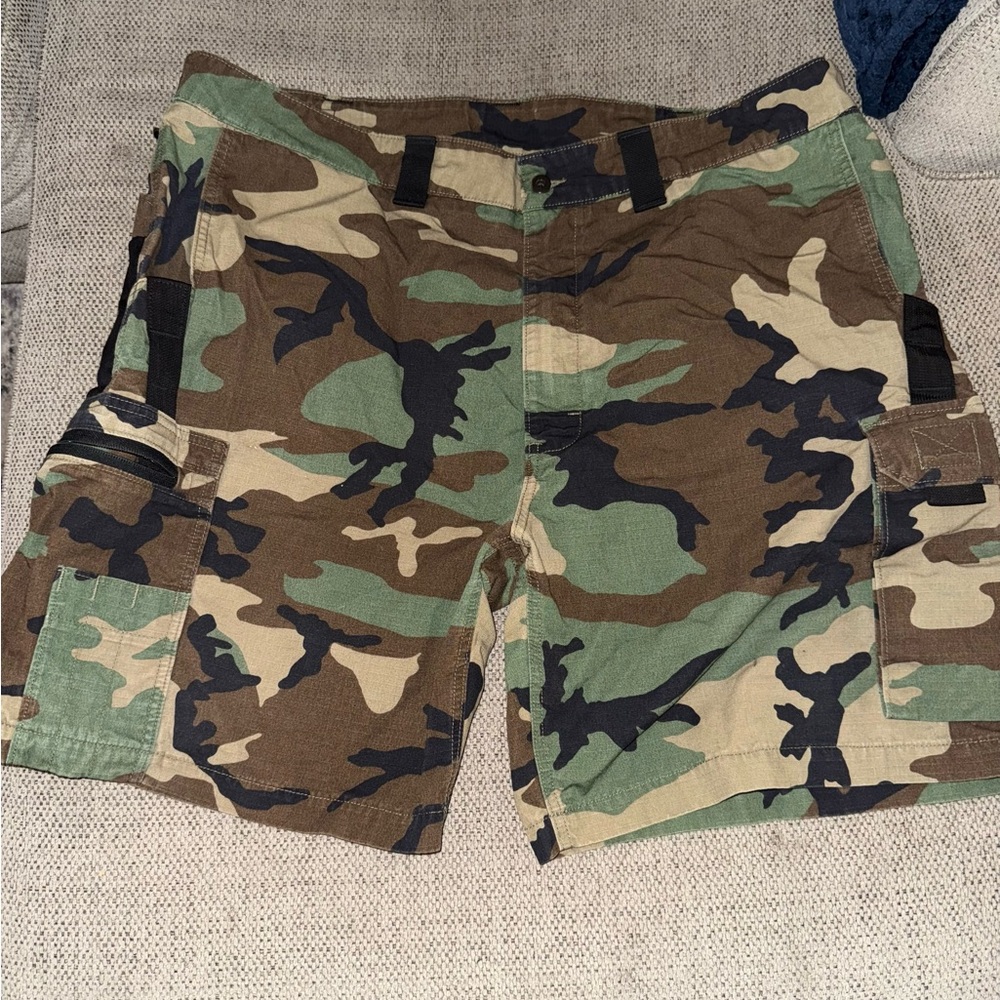 Kitanica Cargo Camouflage Shorts